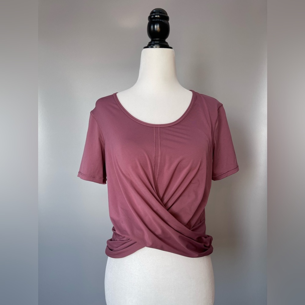 Lululemon front knot short sleeve T-shirt excellent condition hardly ever worn